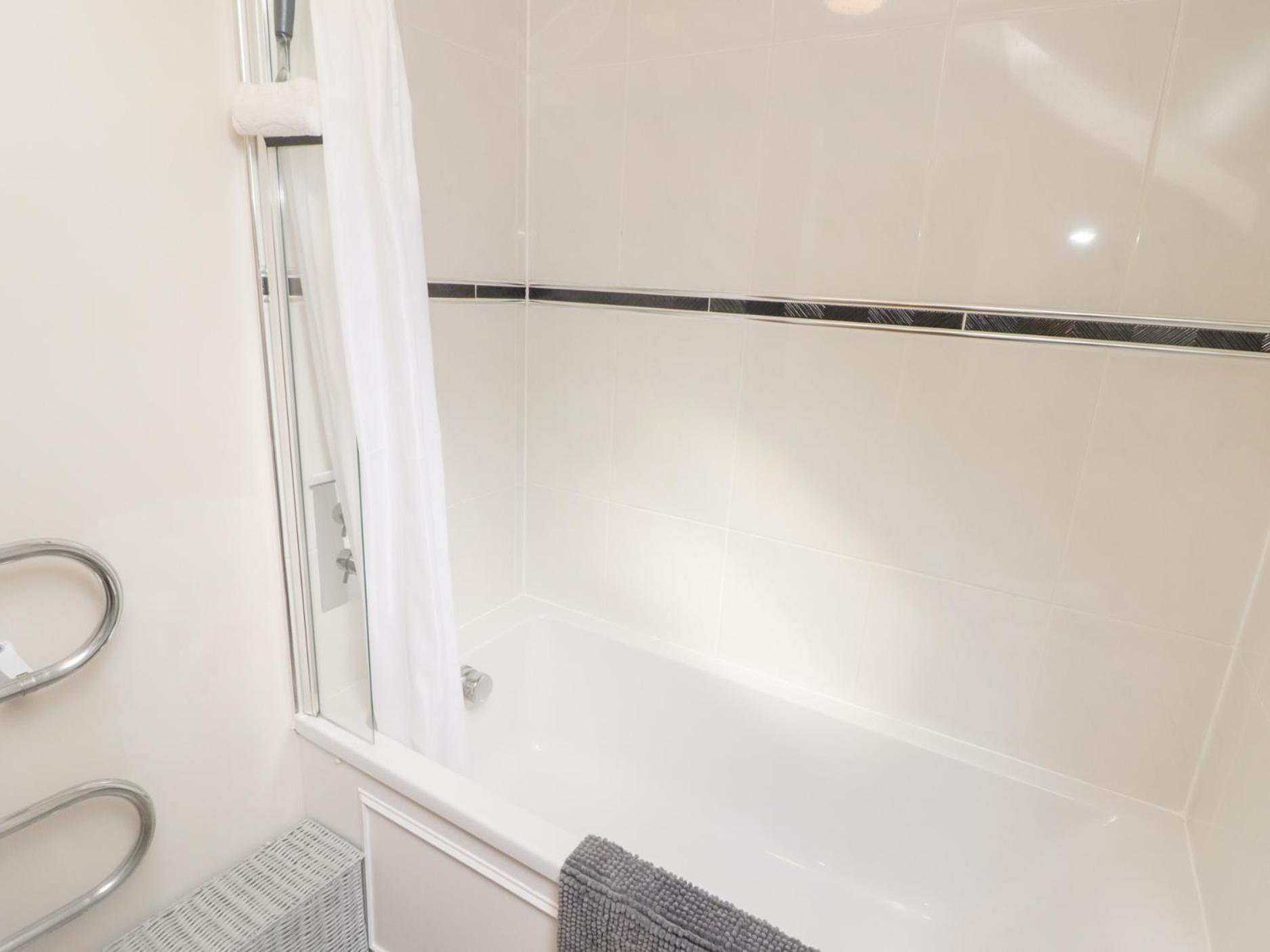 Daffodil Apartment Тенби Экстерьер фото